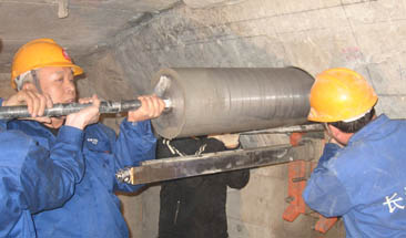 Side drilling inside the box girder of Yangtze River Bridge in China